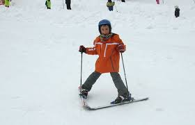 Enrico debutta con gli sci da neve