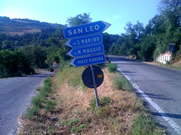 Bivio per San Leo e San Marino